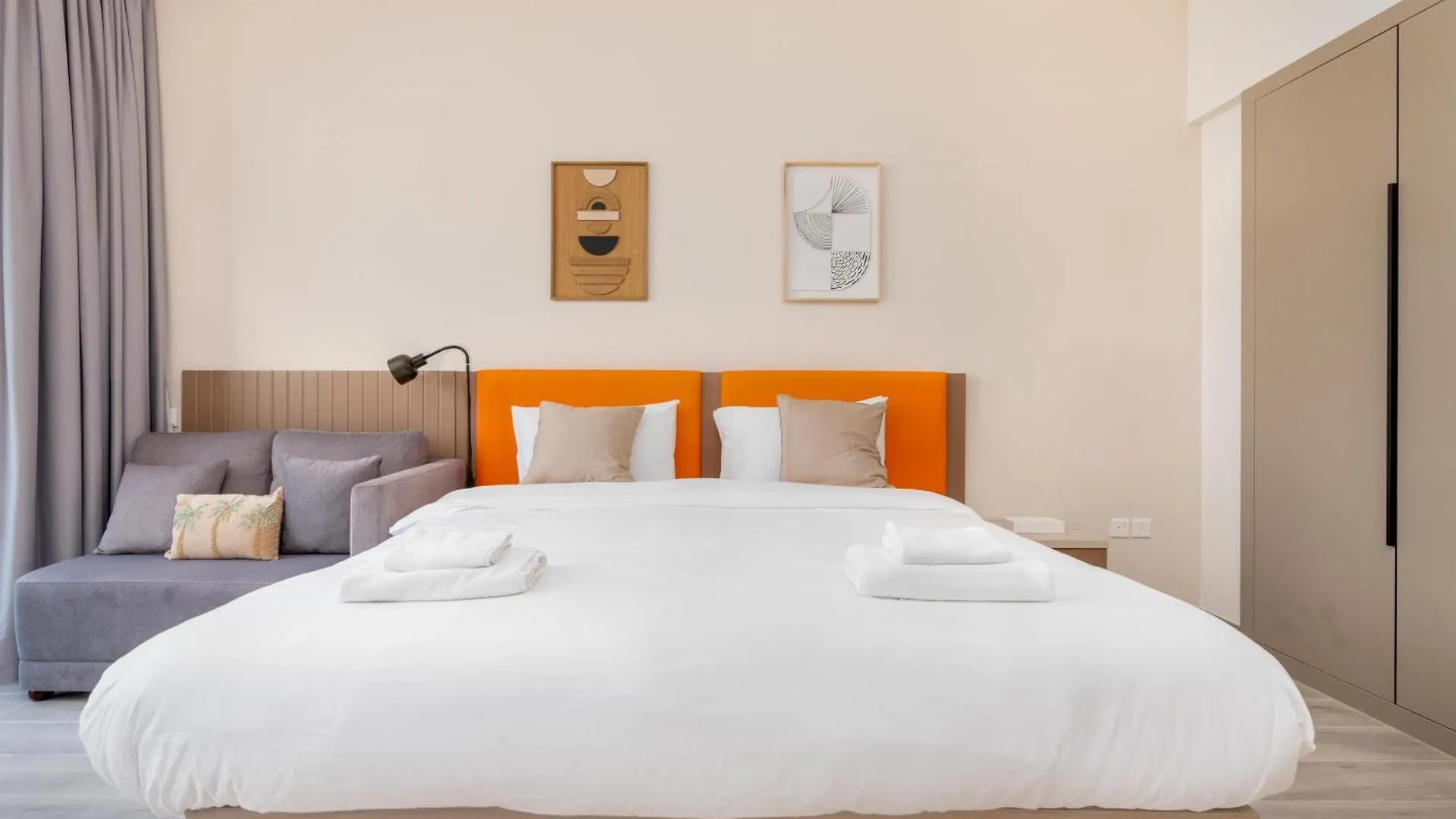 Vacay Lettings - Spacious Studio Apartment - Production City Ντουμπάι