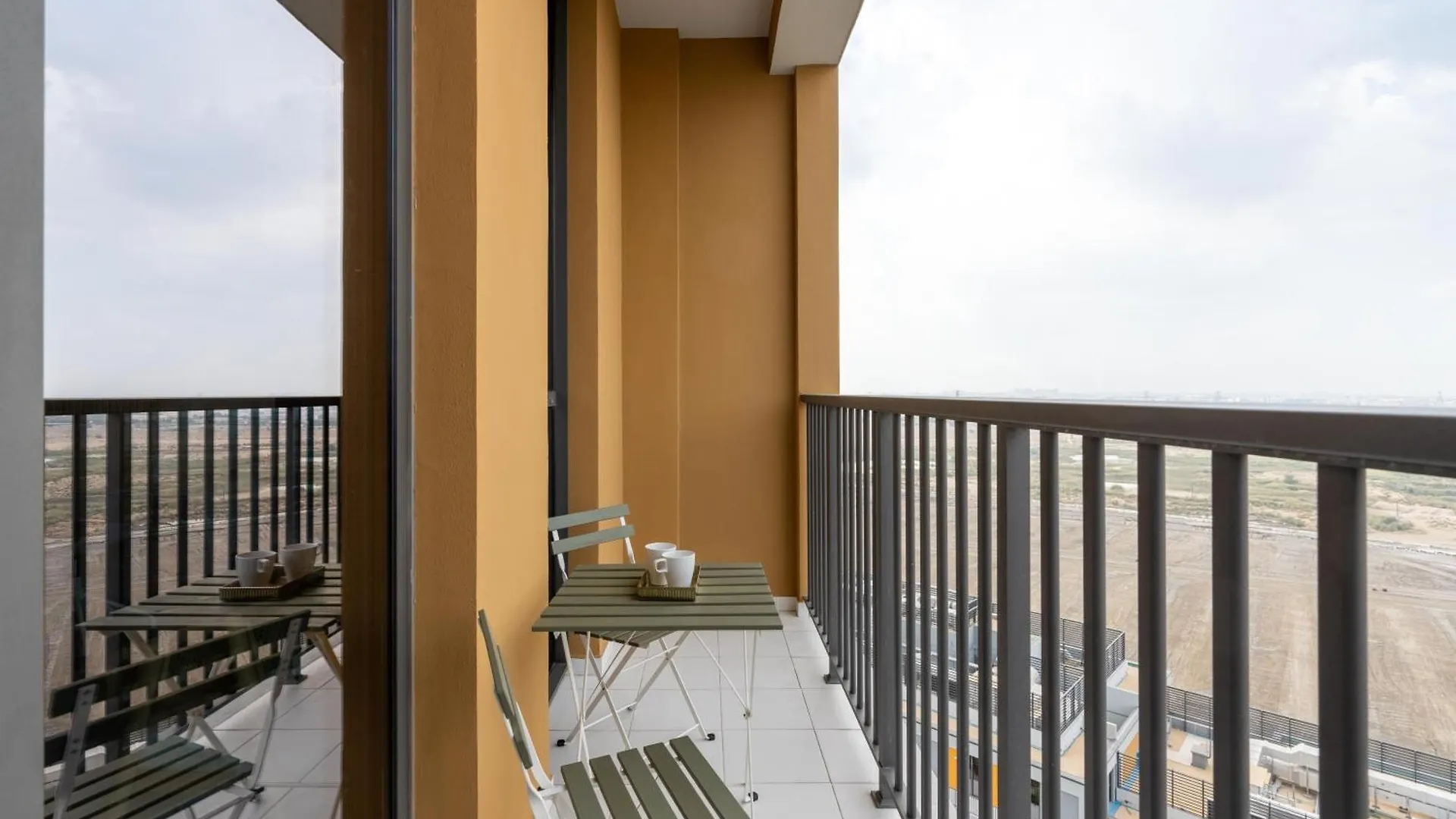 Vacay Lettings - Spacious Studio Apartment - Production City Ντουμπάι