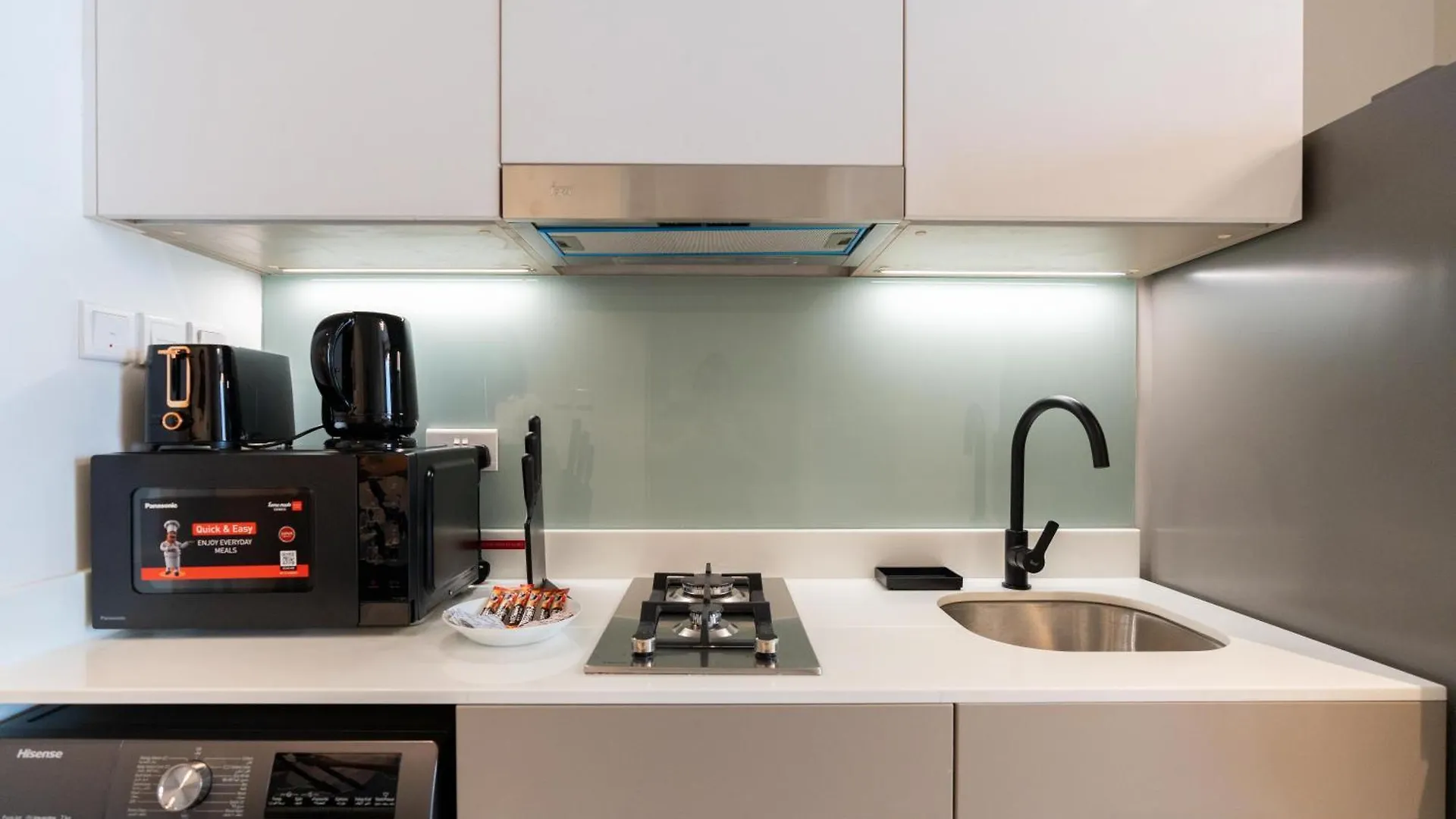 דובאי Vacay Lettings - Spacious Studio Apartment - Production City איחוד האמירויות הערביות
