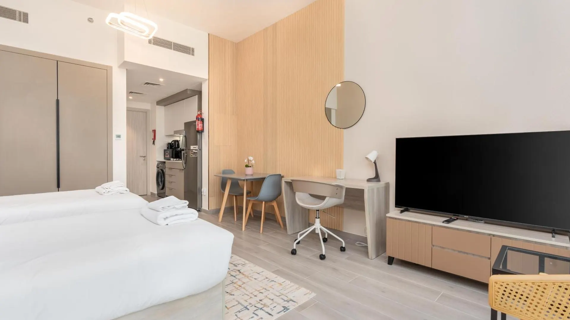 דובאי Vacay Lettings - Spacious Studio Apartment - Production City